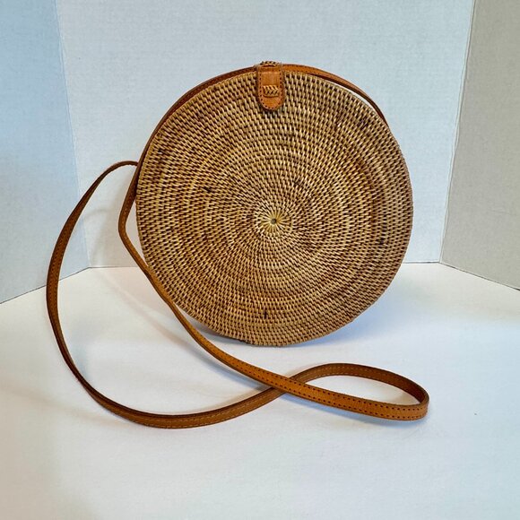 Round Rattan Crossbody Shoulder Bag Purse Brown Boho - Picture 1 of 7